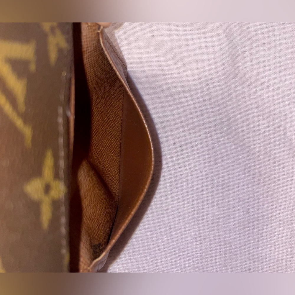 LOUIS VUITTON Monogram Business Card Holder - Picture 6 of 11